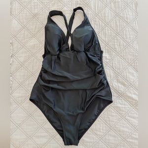 2 Cupshe Women’s XL bathing suits